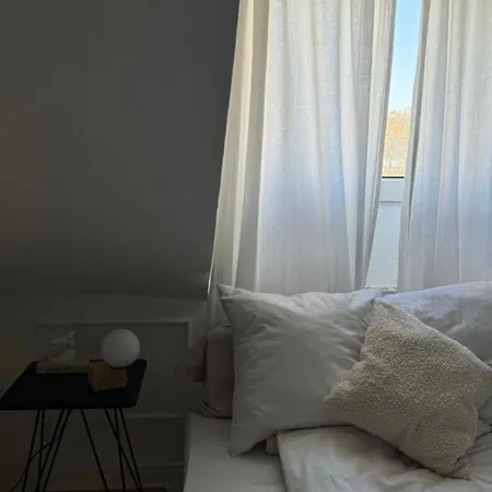 Wohlfuehlen In Optimaler Lage Dusseldorf