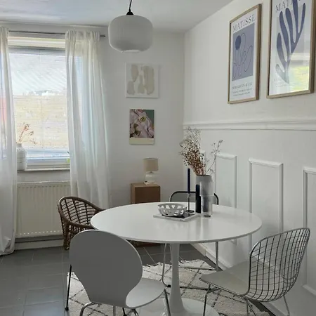 Wohlfuehlen In Optimaler Lage Apartment Dusseldorf